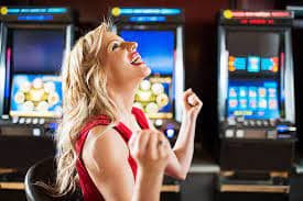 Sports odds education connected with cricket football and esports on maal69